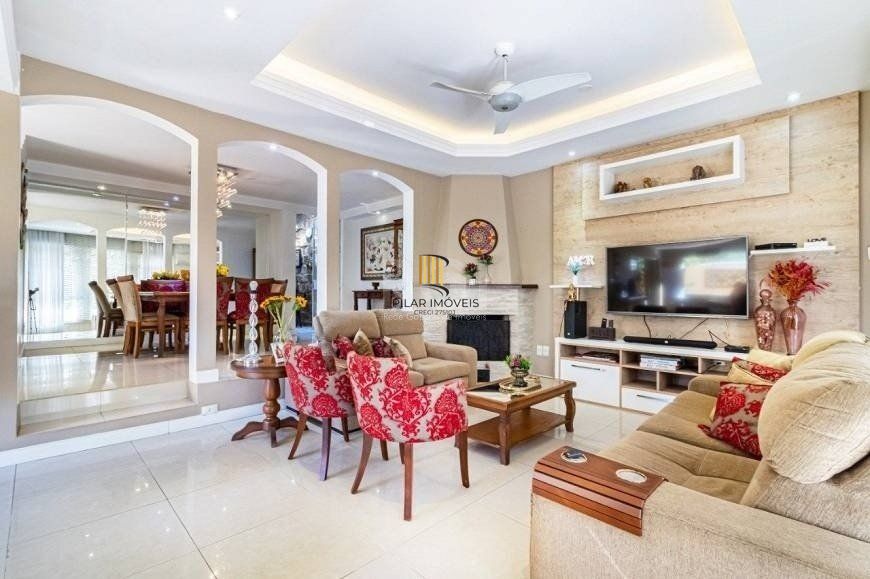 Excelente casa de 264m² com 4 dormitórios no bairro Menino Deus