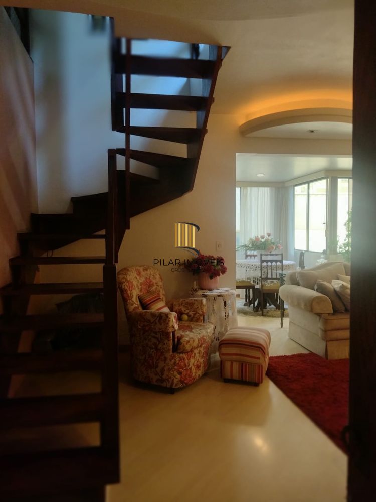 Cobertura 162m² semimobiliada no Menino Deus