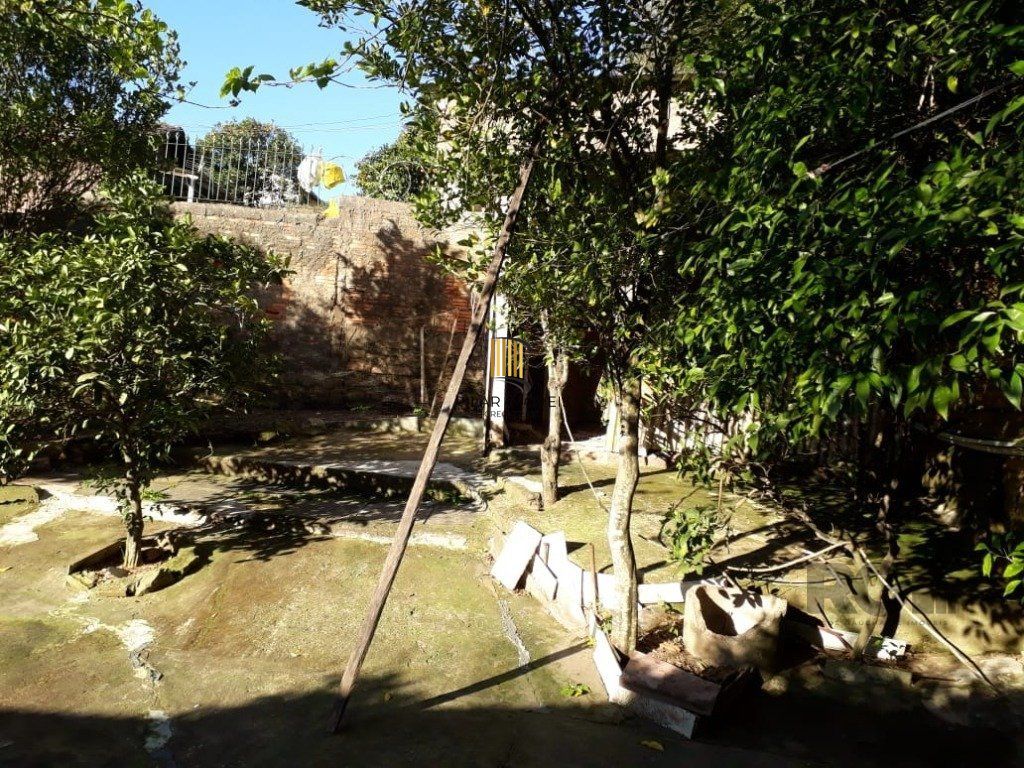 Casa de 3 dormitórios, no bairro Lomba do Pinheiro
