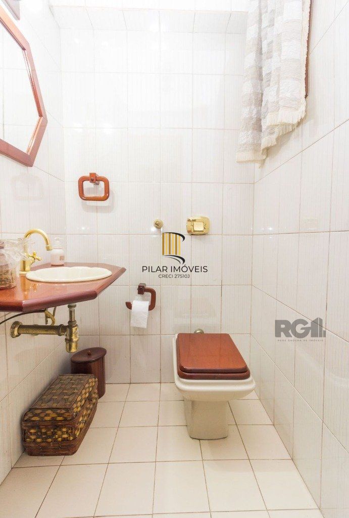 Casa 470m² - 4 dormitórios, 5 vagas no bairro Jardim São Pedro