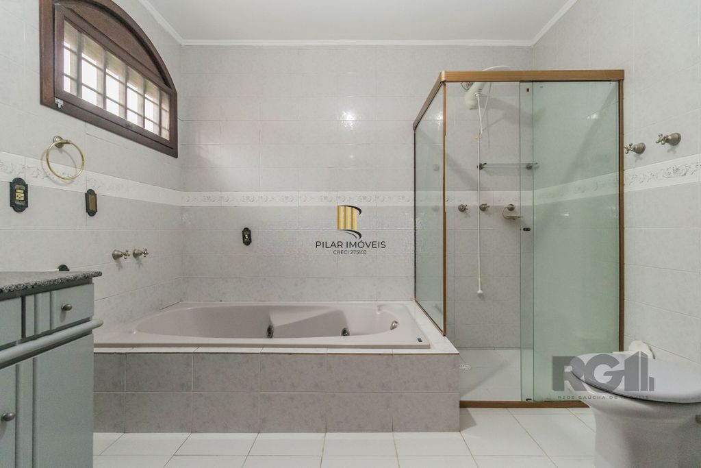 Casa com 287m², 5 dormitórios, piscina, 4 vagas no bairro Jardim Itu