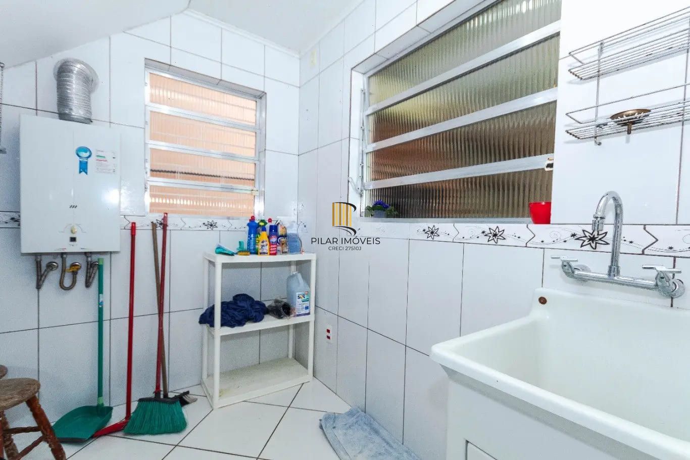Casa com 3 dormitórios e 223m² à venda em Parque Santa Fé, Porto Alegre.