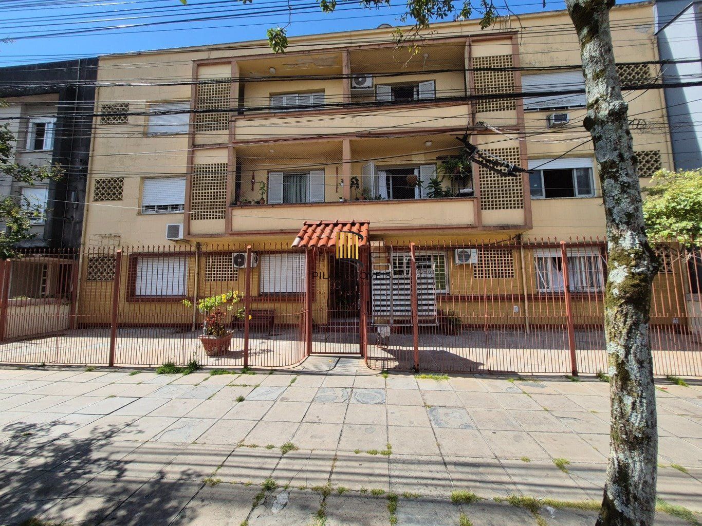 Apartamento de 1 dormitório à venda em Menino Deus, Porto Alegre.