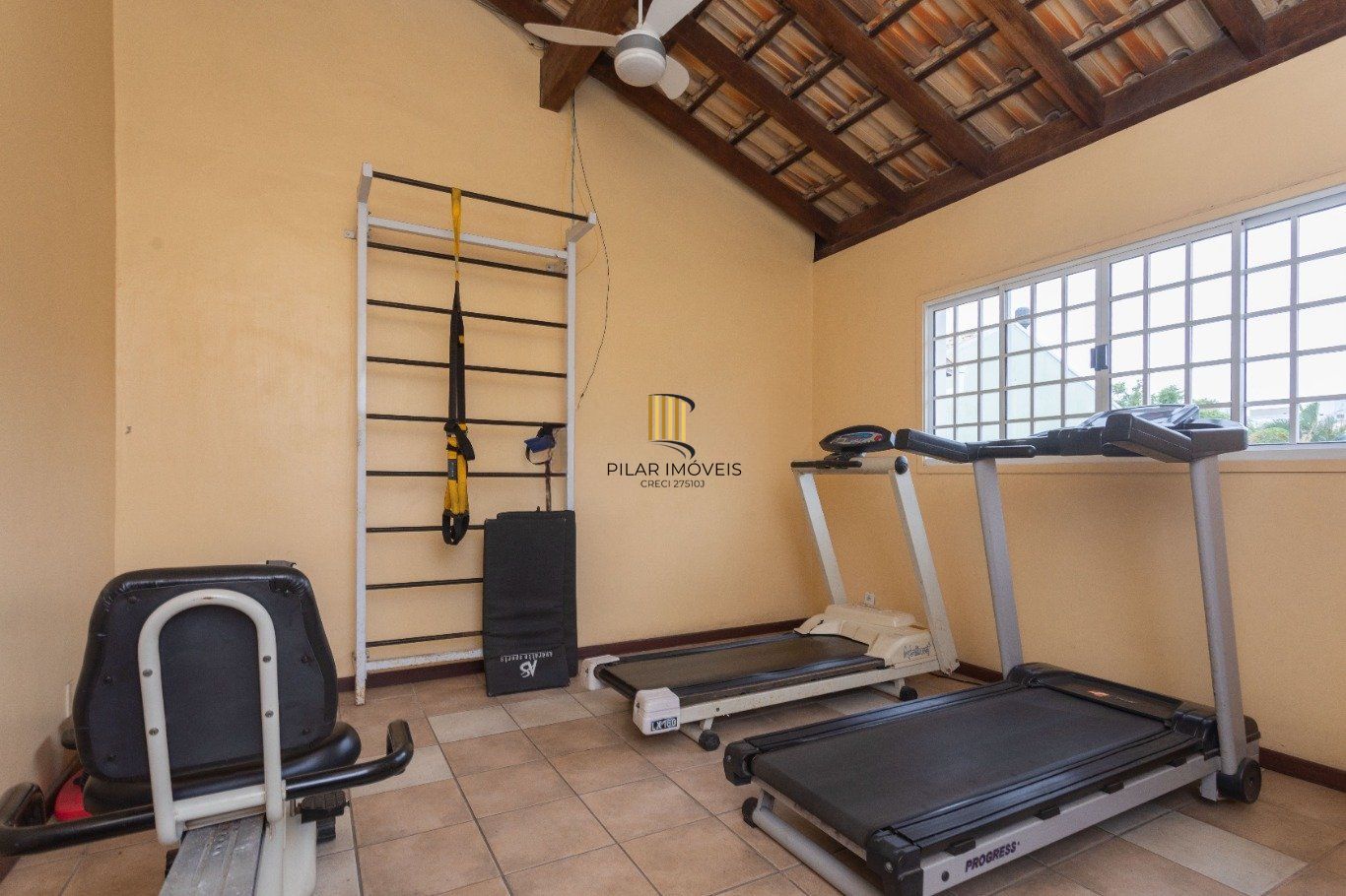 Casa em Condomínio de 3 dormitórios  à venda em Sarandi, Porto Alegre.