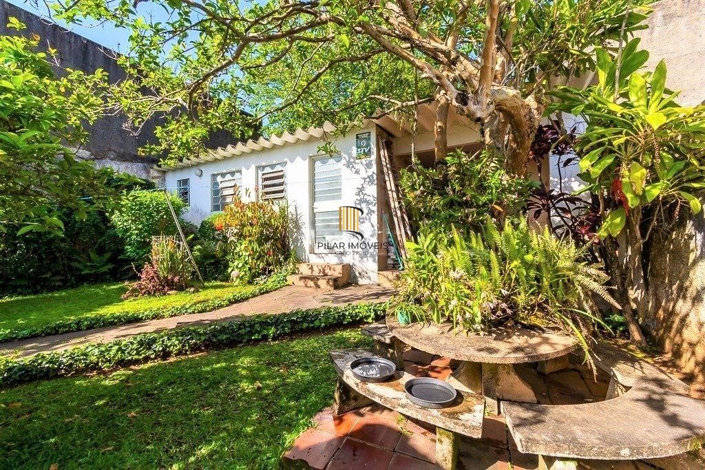 Casa de 424m² no Bairro Chácara Das Pedras