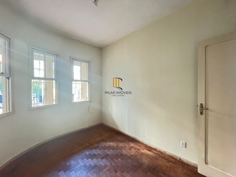 Casa 4 dormitórios no bairro Rio Branco em Porto Alegre para Alugar