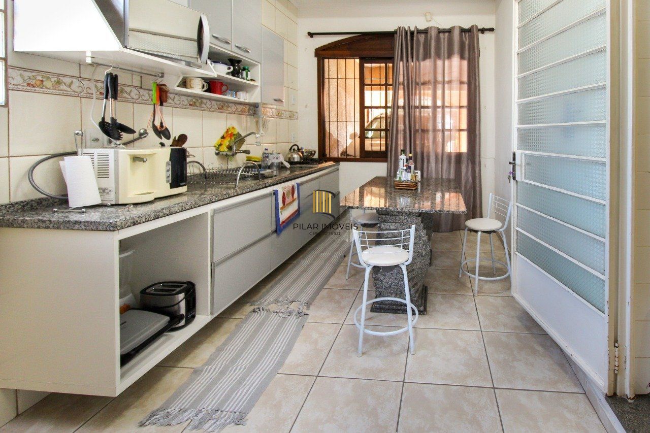 Casa com 6 dormitórios à Venda no Bairro Jardim Carvalho, Porto Alegre