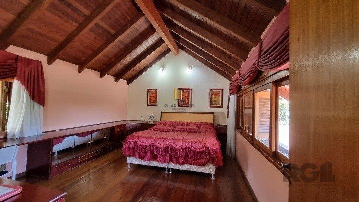 Casa 4 dormitórios no bairro Teresópolis