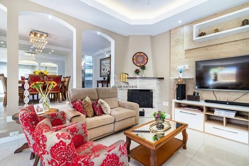 Excelente casa de 264m² com 4 dormitórios no bairro Menino Deus