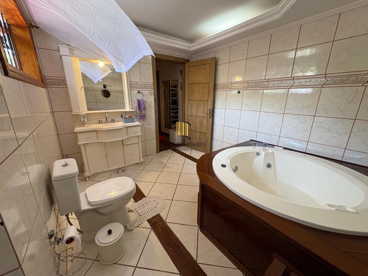 Casa residencial 234m² , 2 dormitórios no bairro Glória