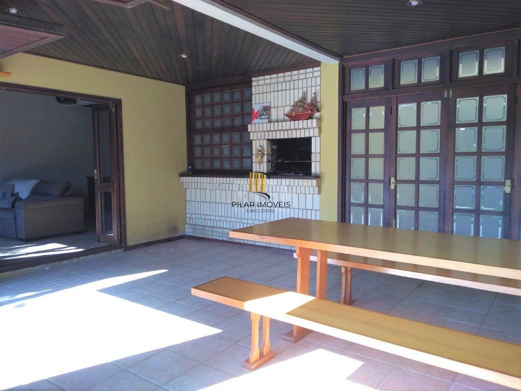 Casa para Venda - 219m², 3 dormitórios, sendo 1 suites, 4 vagas - Menino Deus