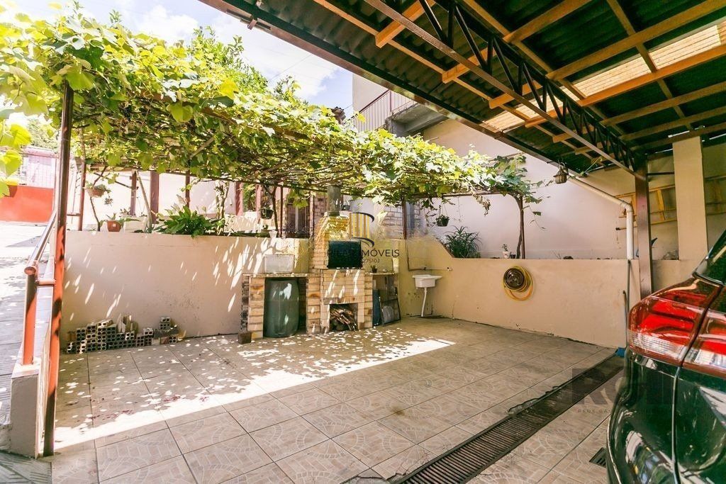 Casa 5 dormitórios no bairro Cristal