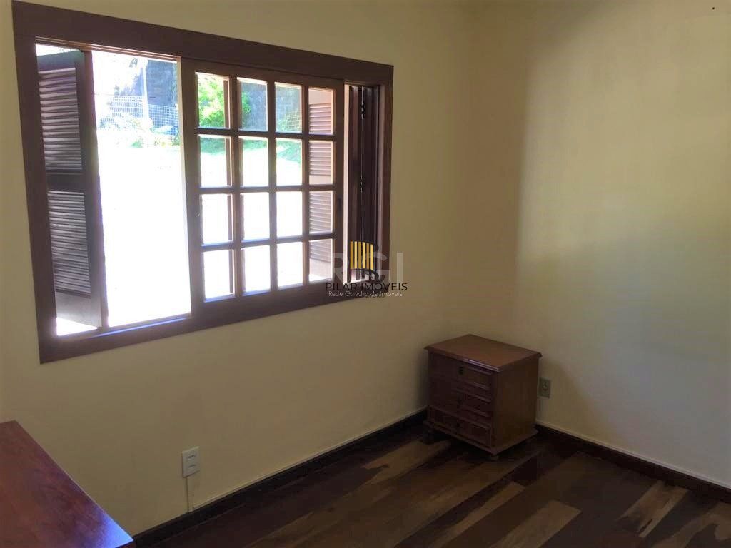 Casa para Venda - 200m², 3 dormitórios, sendo 1 suites, 2 vagas - Hípica