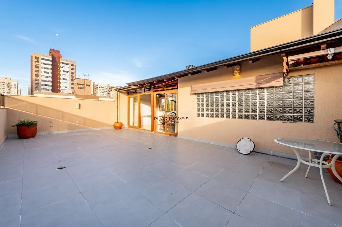 Apartamento de 4 dormitorios á Venda no Passo da Areia - Porto Alegre