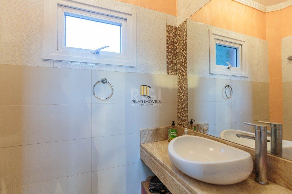 Casa de 498m², bairro Teresópolis