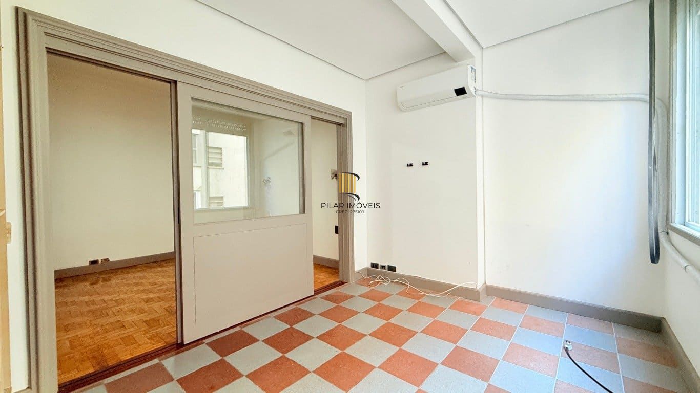 Apartamento de 3 dormitórios à venda em Independência, Porto Alegre