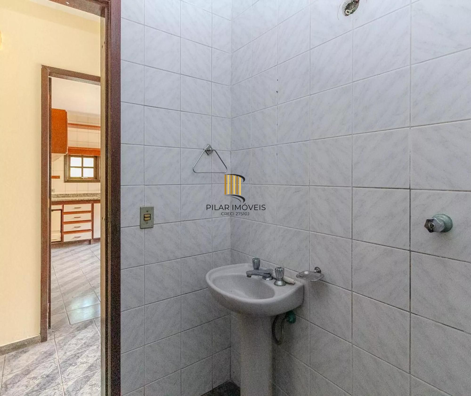 Casa à Venda na Rua da Gruta – 241,99m² – Próxima ao Hospital Divina Providência