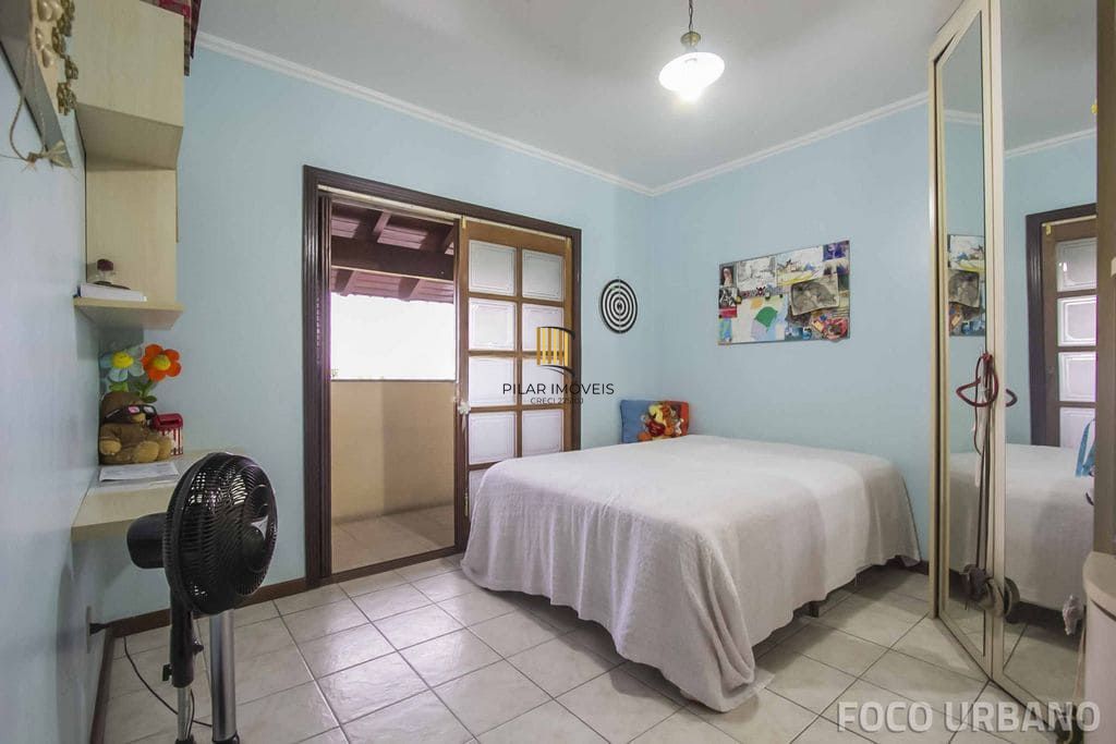 Casa 3 dormitórios à venda no Bairro Parque Santa Fé - Porto Alegre