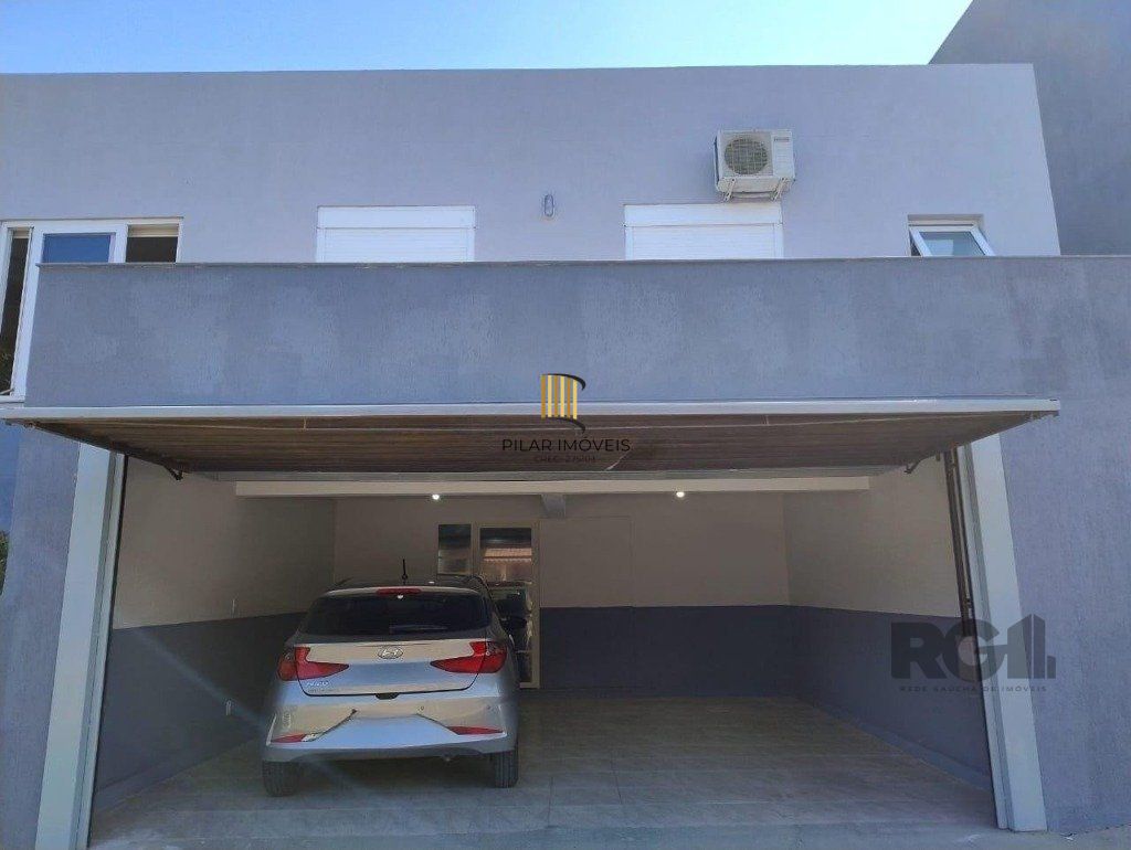 Casa de 3 dormitórios no bairro Mário Quintana