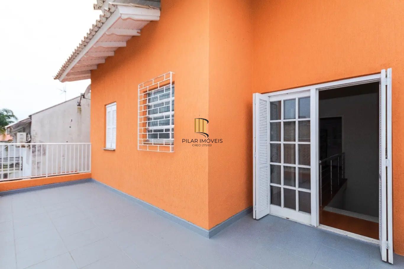 Casa com 3 dormitórios e 223m² à venda em Parque Santa Fé, Porto Alegre.