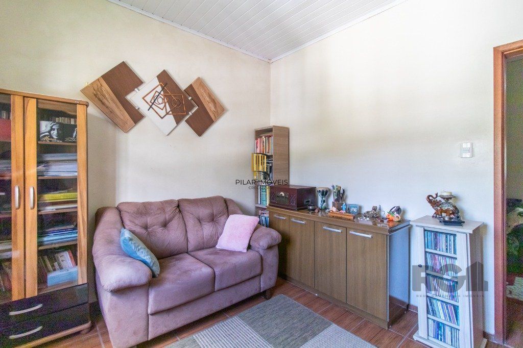 Casa com 3 dormitórios e 3 vagas no bairro Santa Tereza