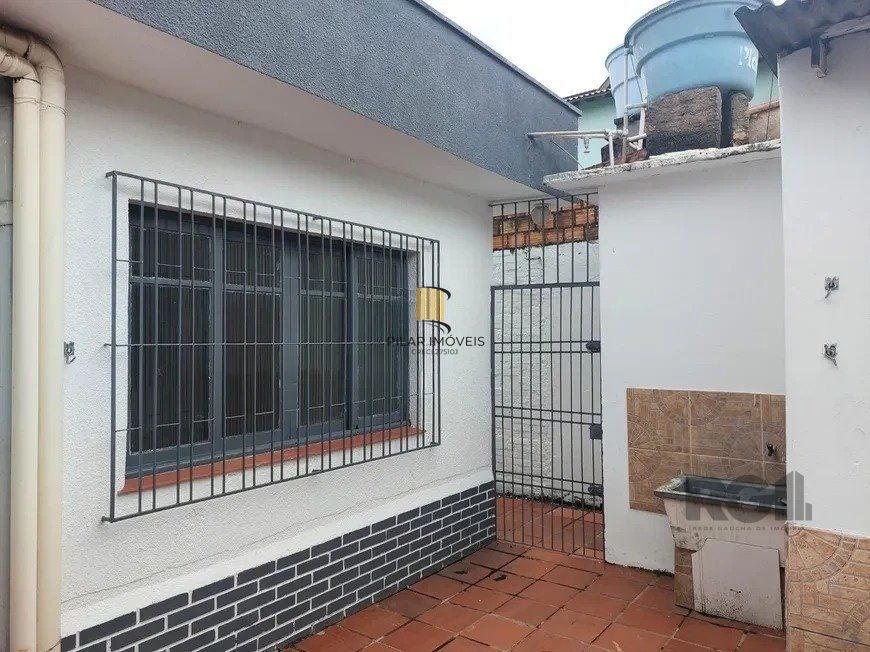 Casa de 2 dormitórios no bairro Sarandi