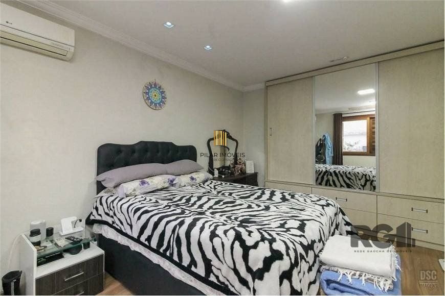 Casa de 285m² - 4 dormitórios, 4 vagas no bairro Bom Jesus