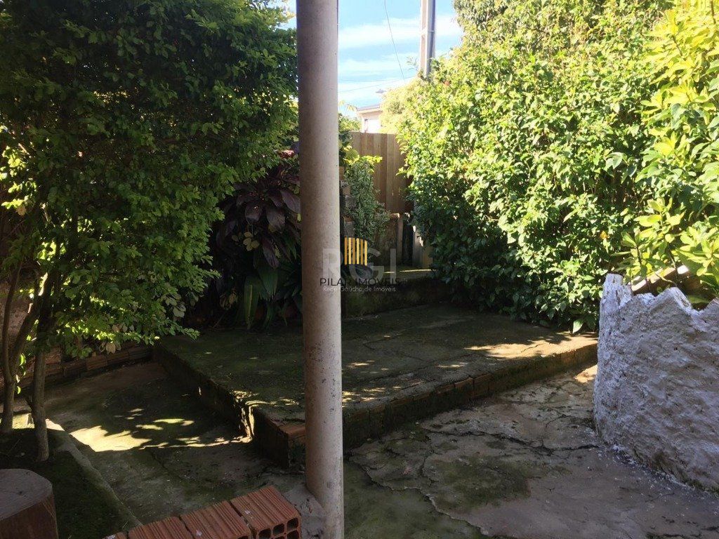 Casa para Venda - 74m², 3 dormitórios, 2 vagas - Nonoai