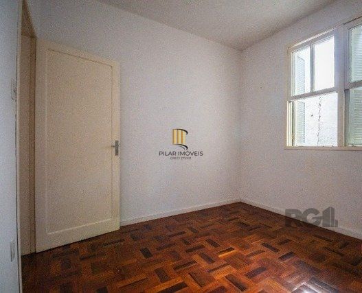 apartamento amplo e bem localizado de 2 dormitórios+dependência