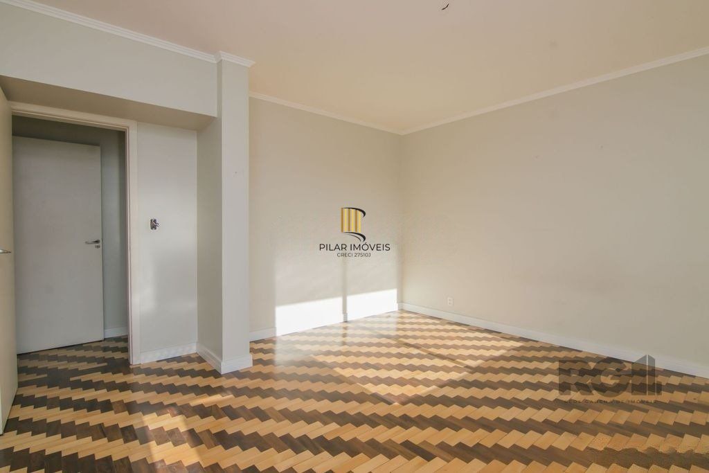 Apartamento 145m² - 3 dormitórios sendo 1 suíte e 2 vagas no Centro Histórico/Porto Alegre