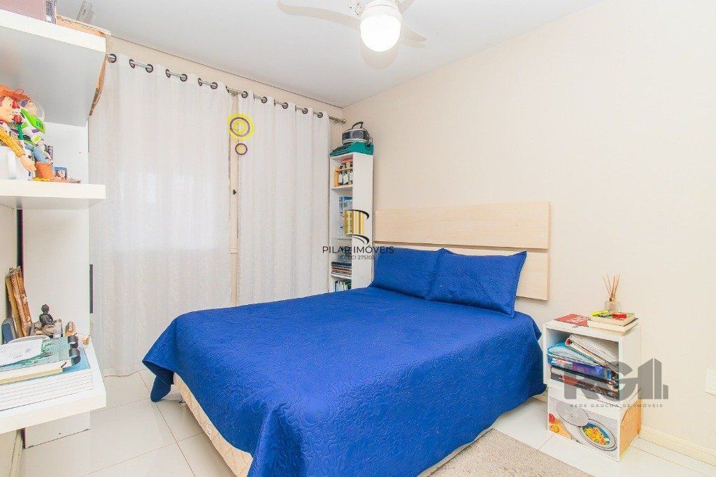Casa com 4 dormitórios, 3 vagas no bairro Santo Antônio