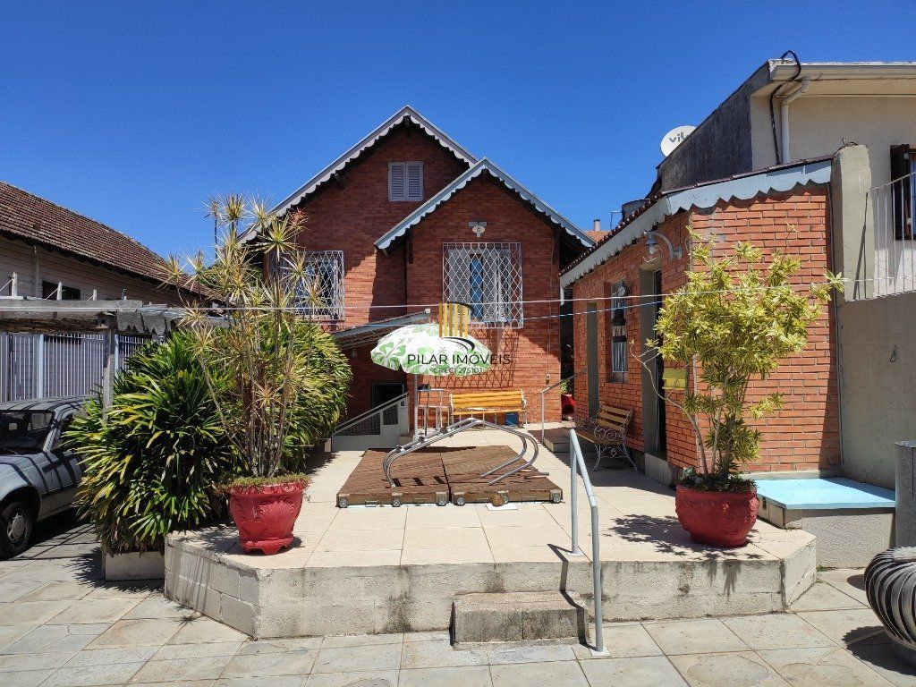 Casa para Venda - 142.8m², 4 dormitórios, 5 vagas - Teresópolis - Pilar Imóveis