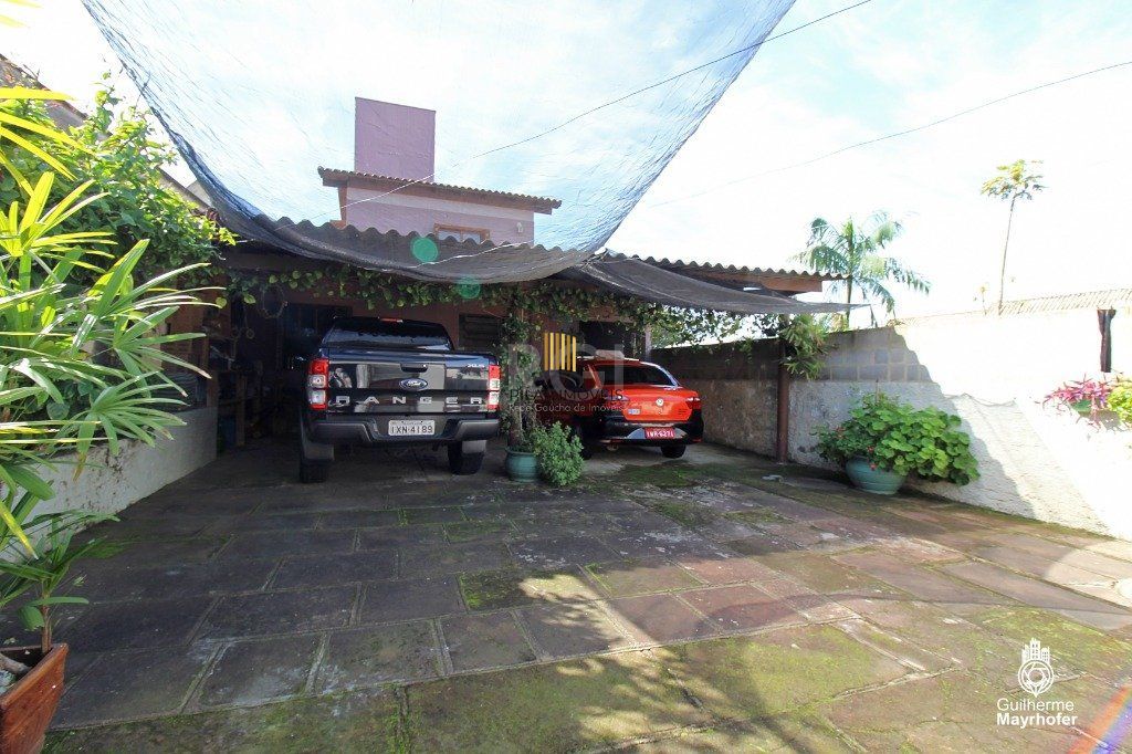 Casa 7 dormitórios no bairro Glória