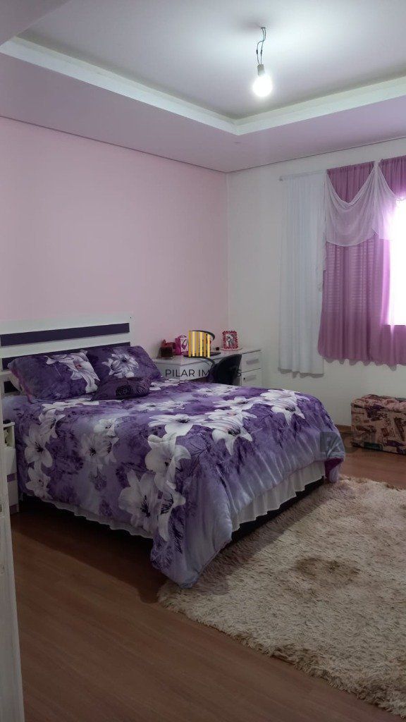 Casa com 4 dormitórios no bairro Vila Nova