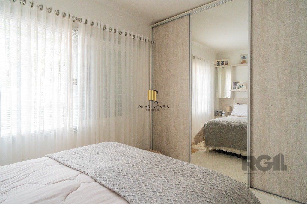 Casa 3 dormitórios no bairro Medianeira