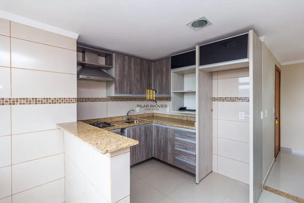 Cobertura à Venda com 2 Dormitórios no Bairro Cristal – Porto Alegre