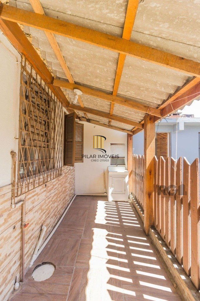 Casa de 5 dormitórios no bairro Sarandi