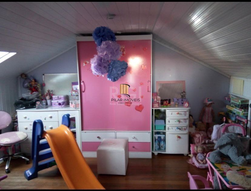 Casa de 67m², 2 dormitórios, 3 vagas no bairro Passo Da Areia