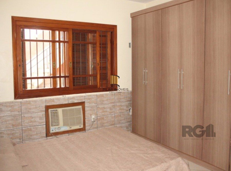 Casa 179m², 3 dormitórios, 3 vagas no bairro Parque Santa Fé