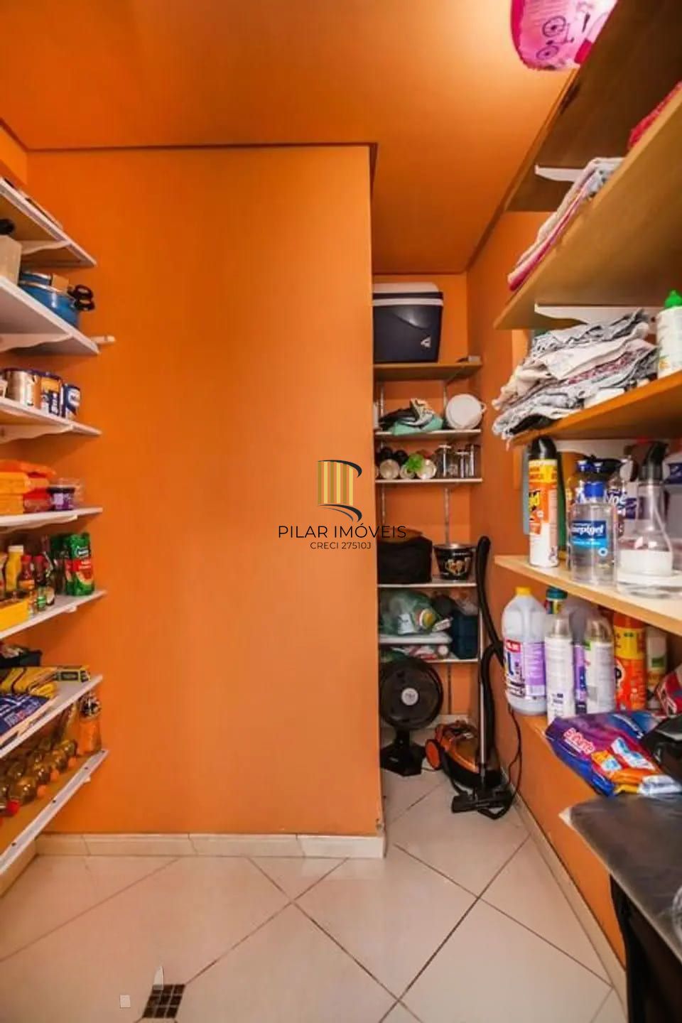 Casa de 4 dormitórios à venda no Bairro Rubem Berta, Porto Alegre.