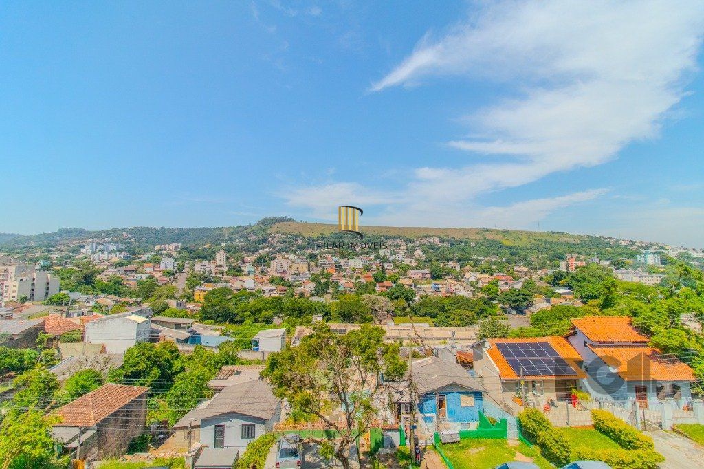 Linda casa de 04 dormitórios com vista livre no Bairro Teresópolis