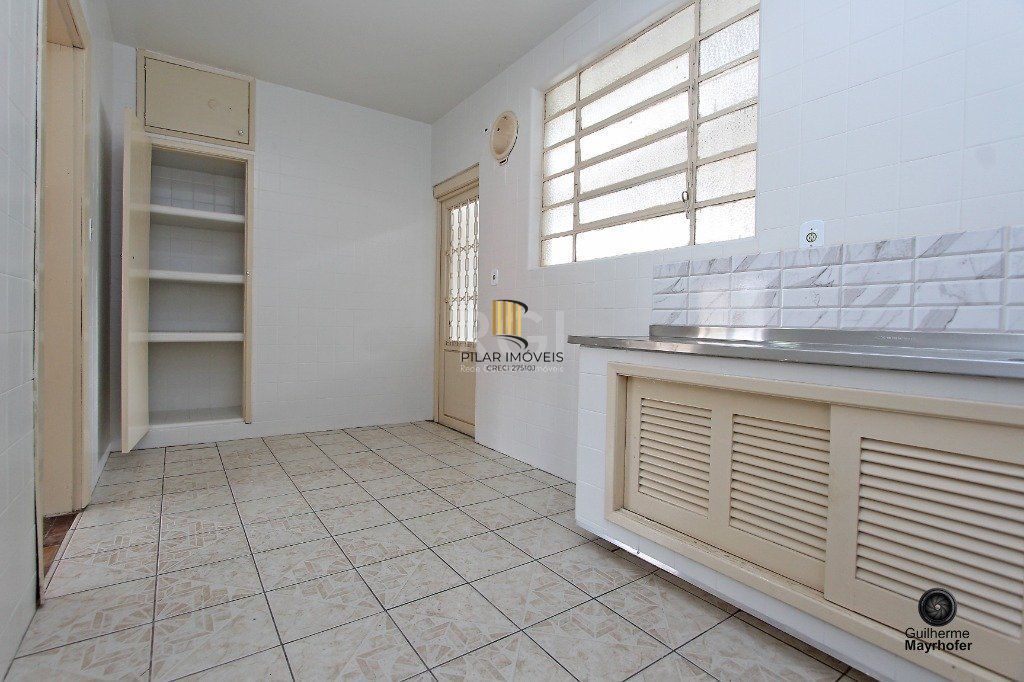 Casa para Venda - 233m², 4 dormitórios, 5 vagas - Nonoai