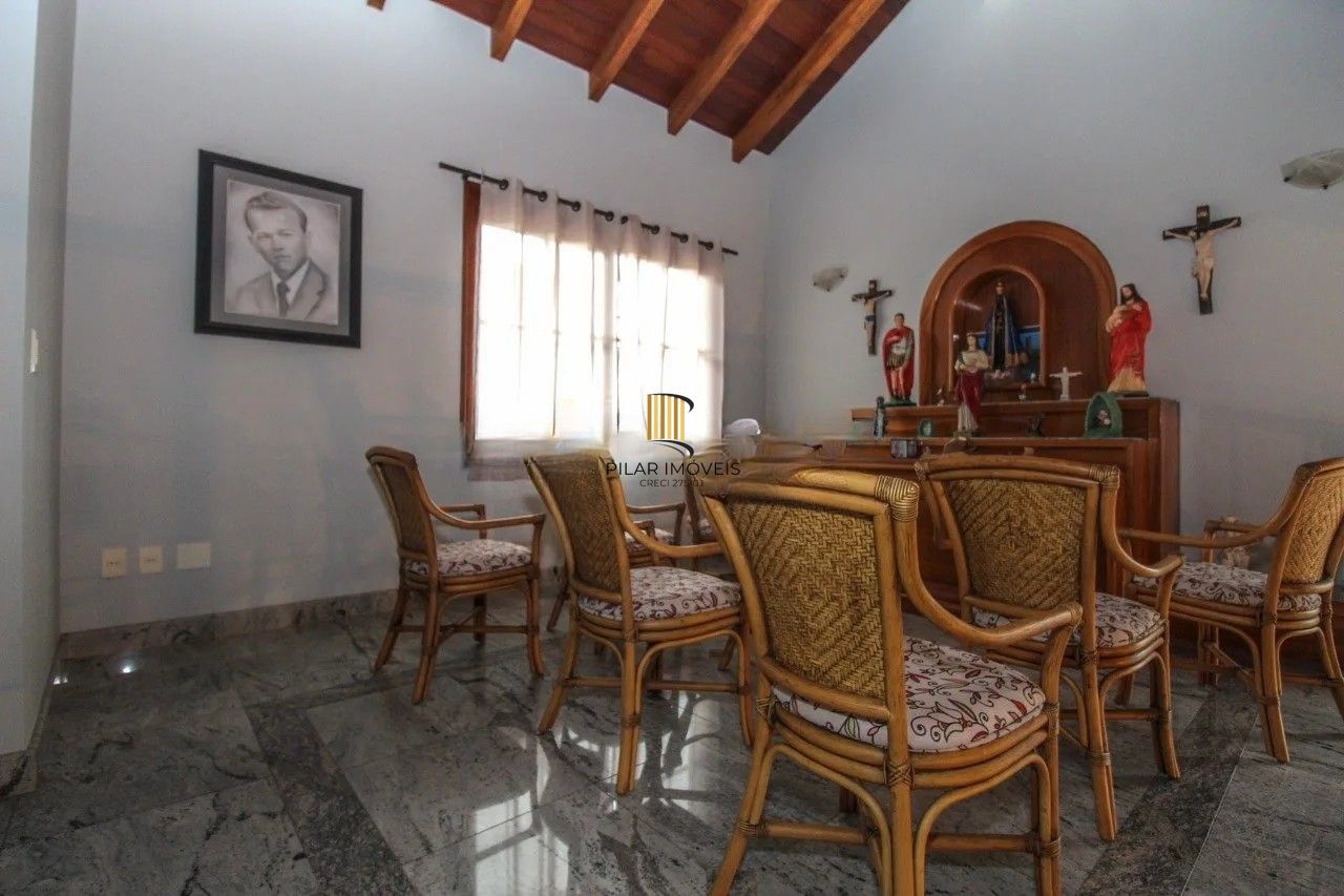 Casa 612m² - 3 suíte, 8 vagas no bairro Medianeira