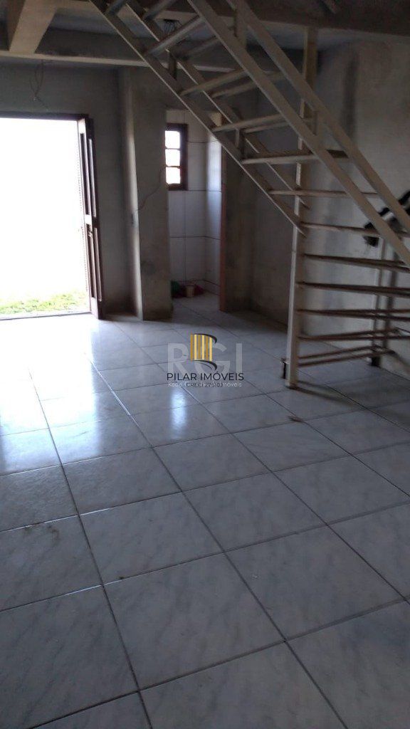 Casa para Venda - 63m², 2 dormitórios, 1 vaga - 4 Lagos