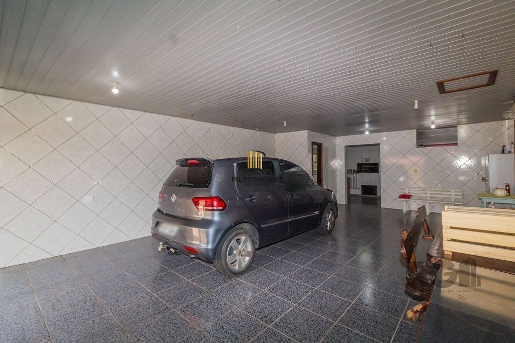 Casa de 4 dormitórios no bairro Sarandi