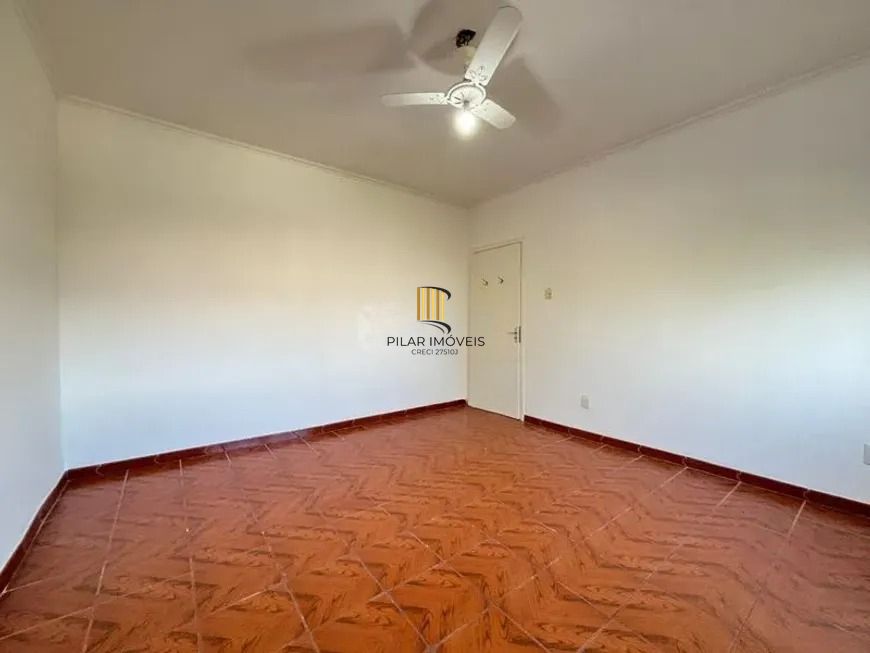 Casa para venda no bairro Medianeira | 3 dormitórios | Pátio amplo | Espaço gourmet | 298m² | Porto Alegre