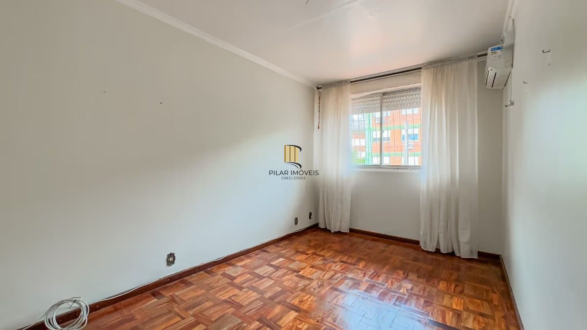 Sobrado de 3 dormitórios e 91m² à venda em Parque Santa Fé, Porto Alegre.