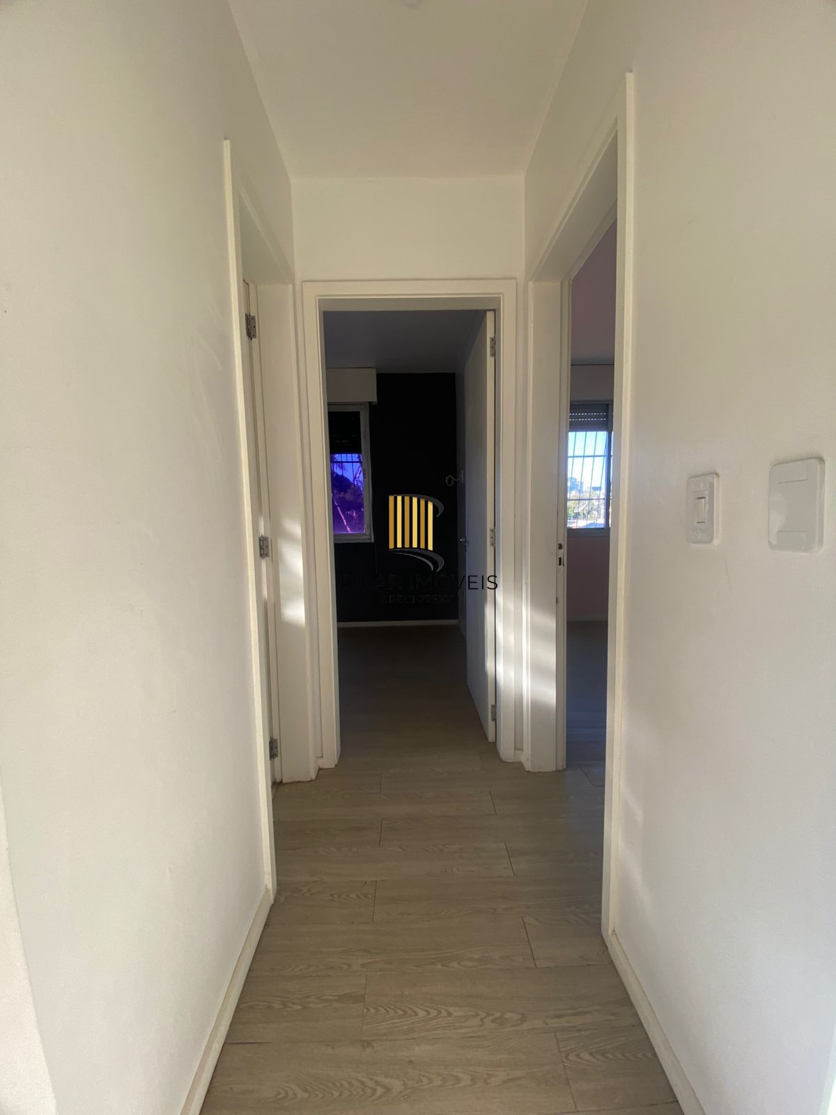Apartamento 2 Dormitórios com Garagem Coberta à Venda no Bairro Teresópolis – Amplo, Arejado e de Frente, 67m2