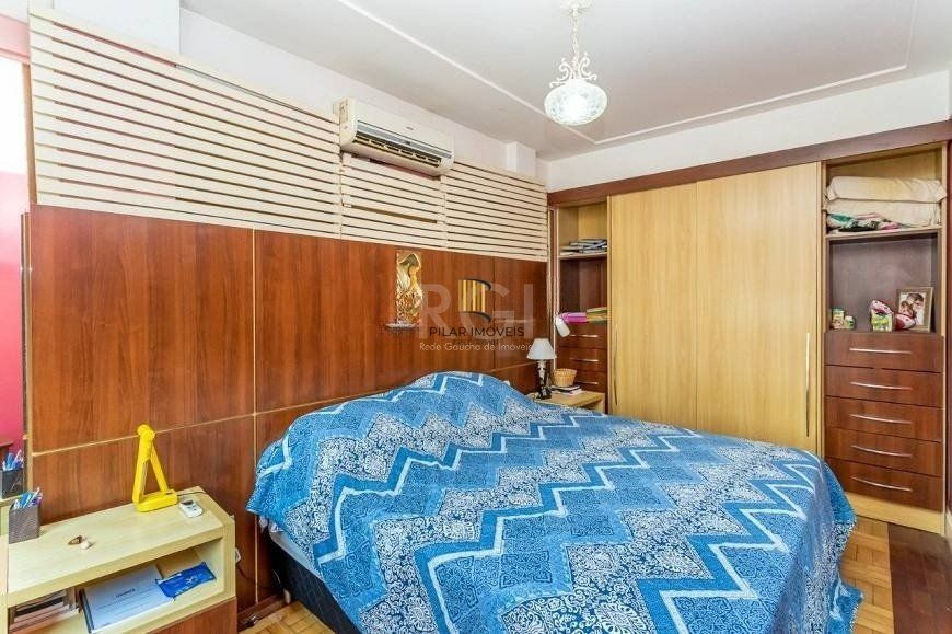 Apartamento 148m² - semi mobiliado, 2 dormitórios, 1 suíte e 1 vaga de garagem no bairro Bom Fim