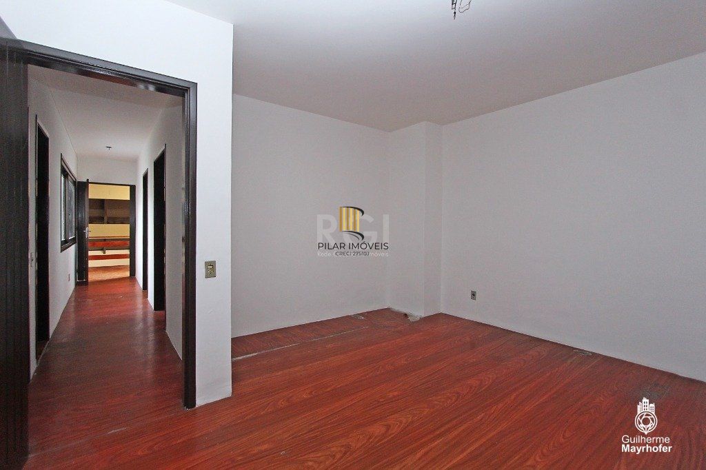 Casa para Venda - 320m², 4 dormitórios, sendo 1 suites, 3 vagas - Cavalhada